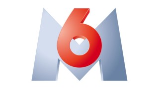 « M6 2009 » par Groupe M6 — http://tvmag.tvimg.partner-tvmag.net/ImCon/Arti/48671/fuzmkot8.jpg. Sous licence marque déposée via Wikipédia - https://fr.wikipedia.org/wiki/Fichier:M6_2009.svg#/media/File:M6_2009.svg