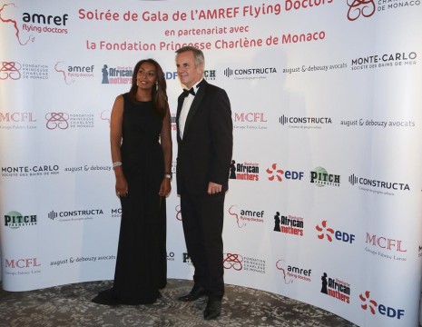 Samira Ibrahim et Bernard de la Villardière - crédits : Cédric Danonville - AMREF Flying Doctors